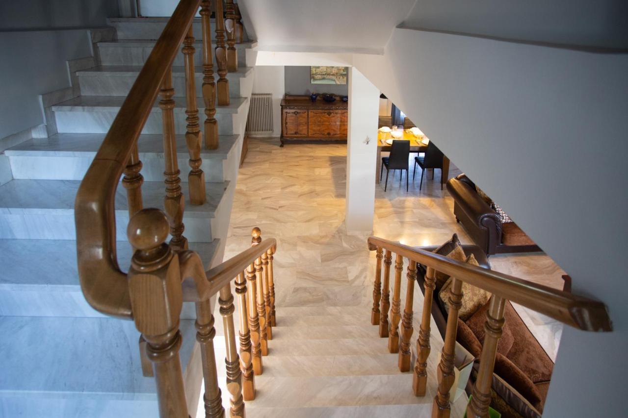 Vila τraditional Fully Detached On A Luxurious Hillock Of With Its Own Garden Also For Family & Wedding Gatherings For 10 To 25 People Only 15 Minutes From Airport *
