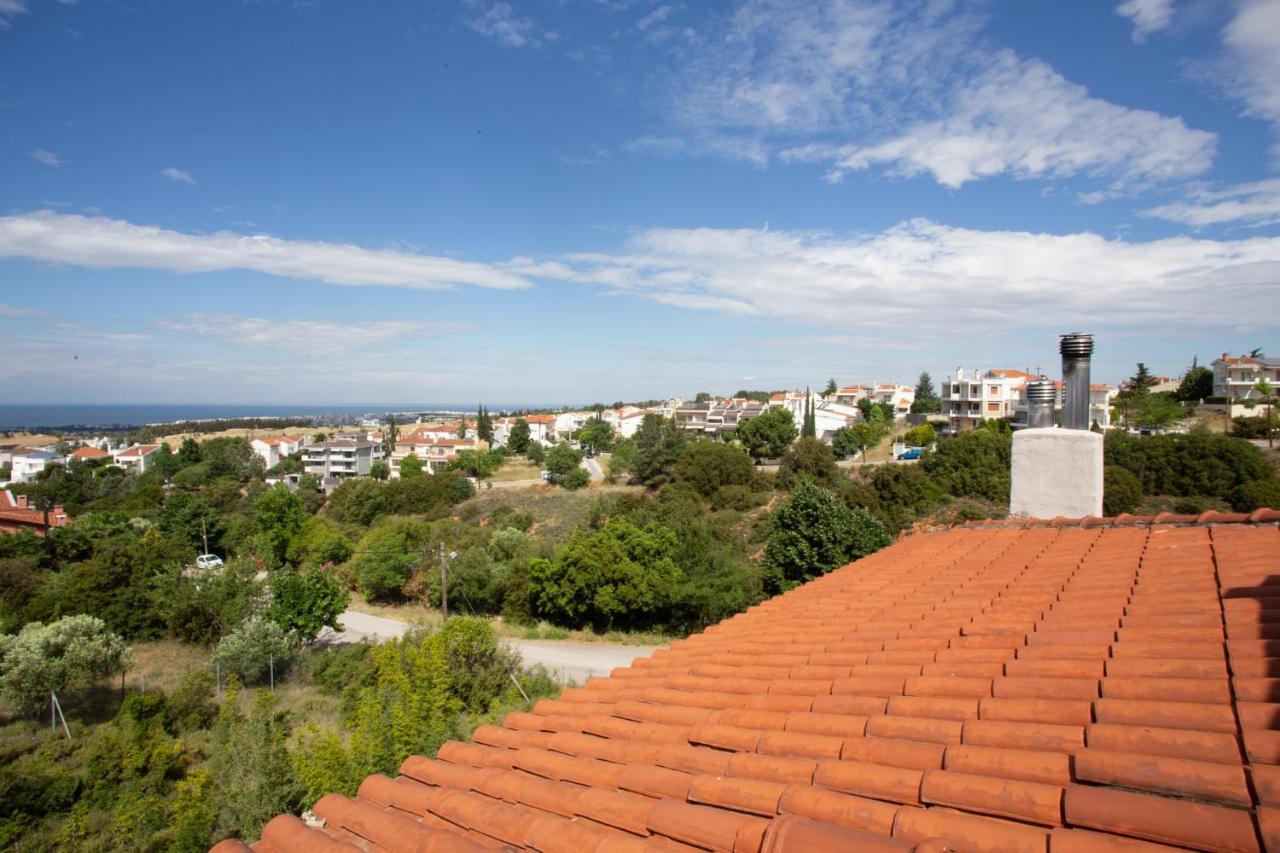 Vila τraditional Fully Detached On A Luxurious Hillock Of With Its Own Garden Also For Family & Wedding Gatherings For 10 To 25 People Only 15 Minutes From Airport