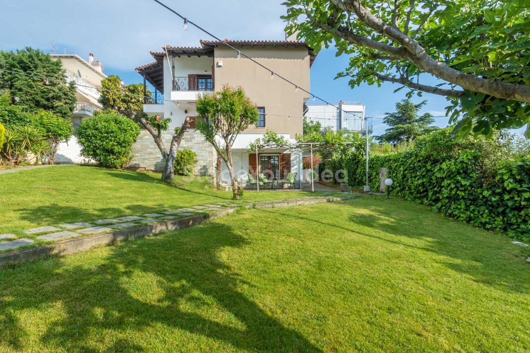 Vila τraditional Fully Detached On A Luxurious Hillock Of With Its Own Garden Also For Family & Wedding Gatherings For 10 To 25 People Only 15 Minutes From Airport