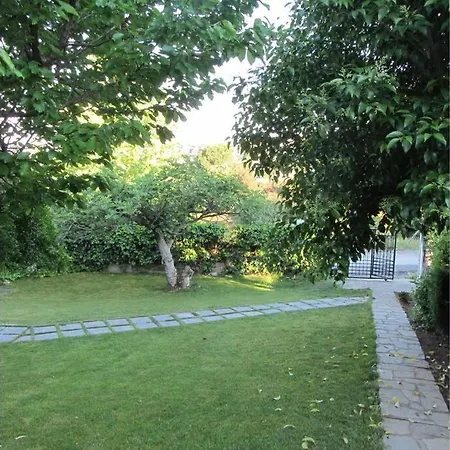 Villa Hillock: Traditional Luxury with Garden for Gatherings Thessaloniki Exterior photo
