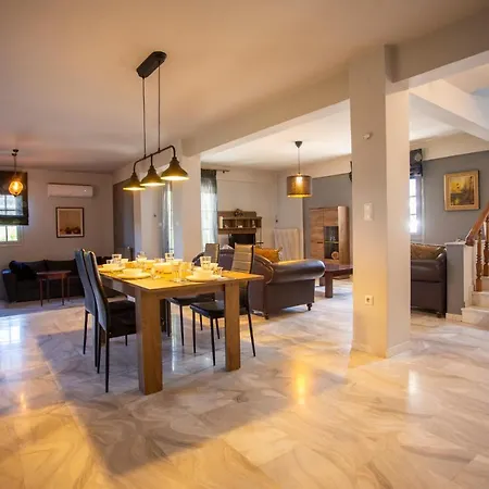 Villa Hillock: Traditional Luxury with Garden for Gatherings Thessaloniki Exterior photo