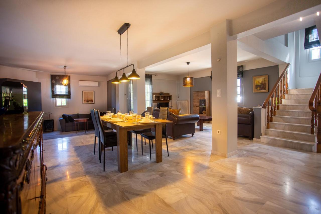 τraditional Fully Detached On A Luxurious Hillock Of With Its Own Garden Also For Family & Wedding Gatherings For 10 To 25 People Only 15 Minutes From Airport Villa