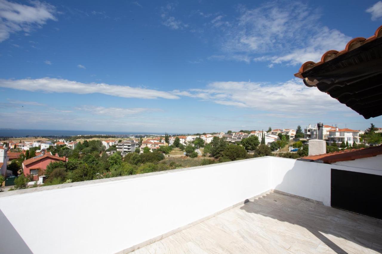 τraditional Fully Detached On A Luxurious Hillock Of With Its Own Garden Also For Family & Wedding Gatherings For 10 To 25 People Only 15 Minutes From Airport *