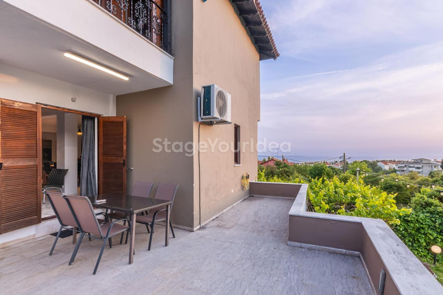 Hillock: Traditional Luxury With Garden For Gatherings Villa *