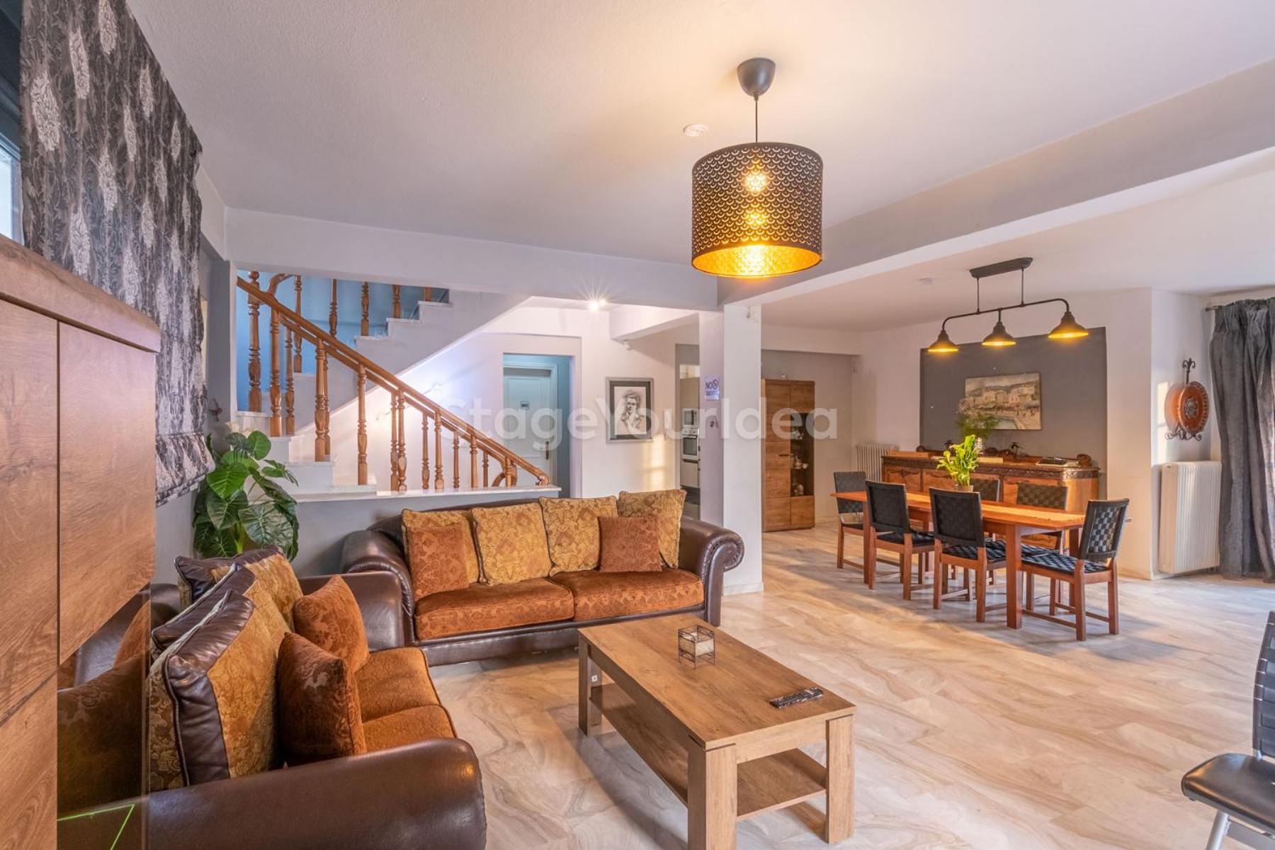 Hillock: Traditional Luxury With Garden For Gatherings *