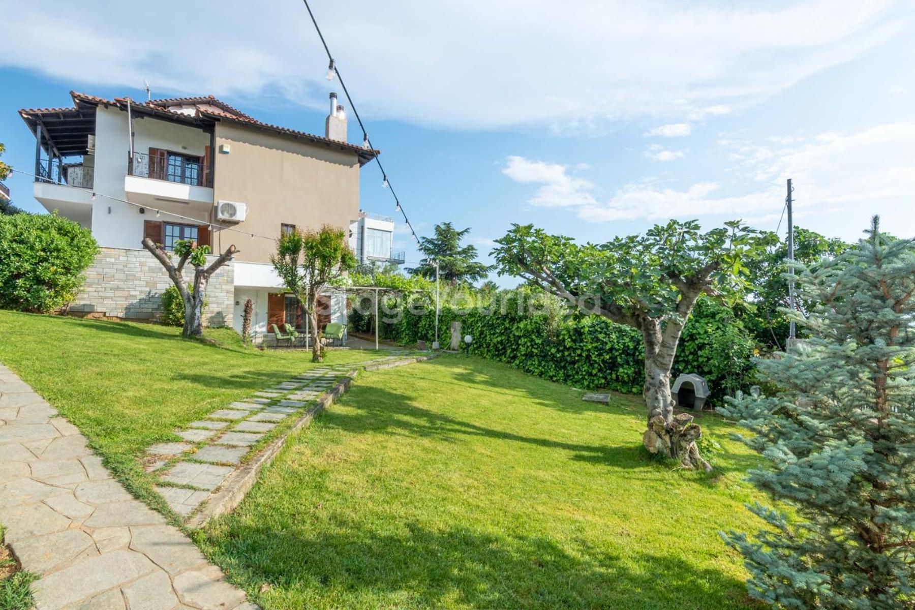 τraditional Fully Detached On A Luxurious Hillock Of With Its Own Garden Also For Family & Wedding Gatherings For 10 To 25 People Only 15 Minutes From Airport * Thessalonique